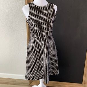 2P Loft Black and Cream Sleeveless Dress
